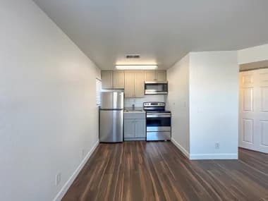 317 N 17th Drive - Photo 3