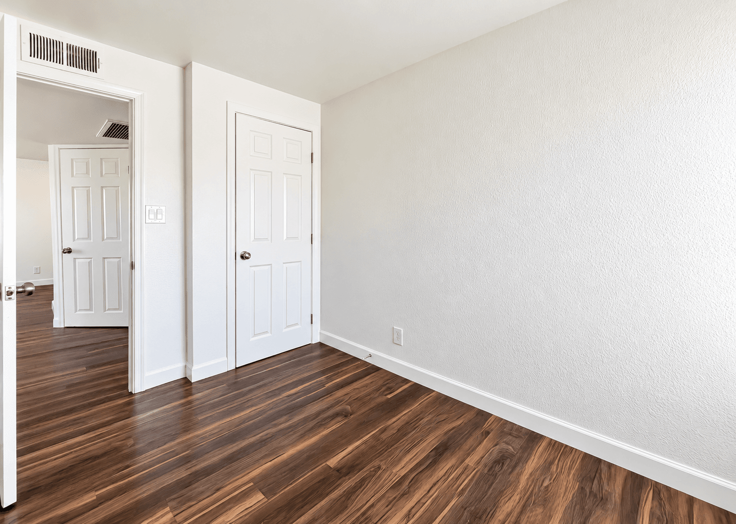 317 N 17th Drive - Photo 3