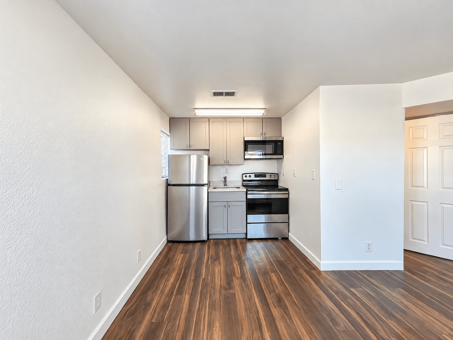 317 N 17th Drive - Photo 3