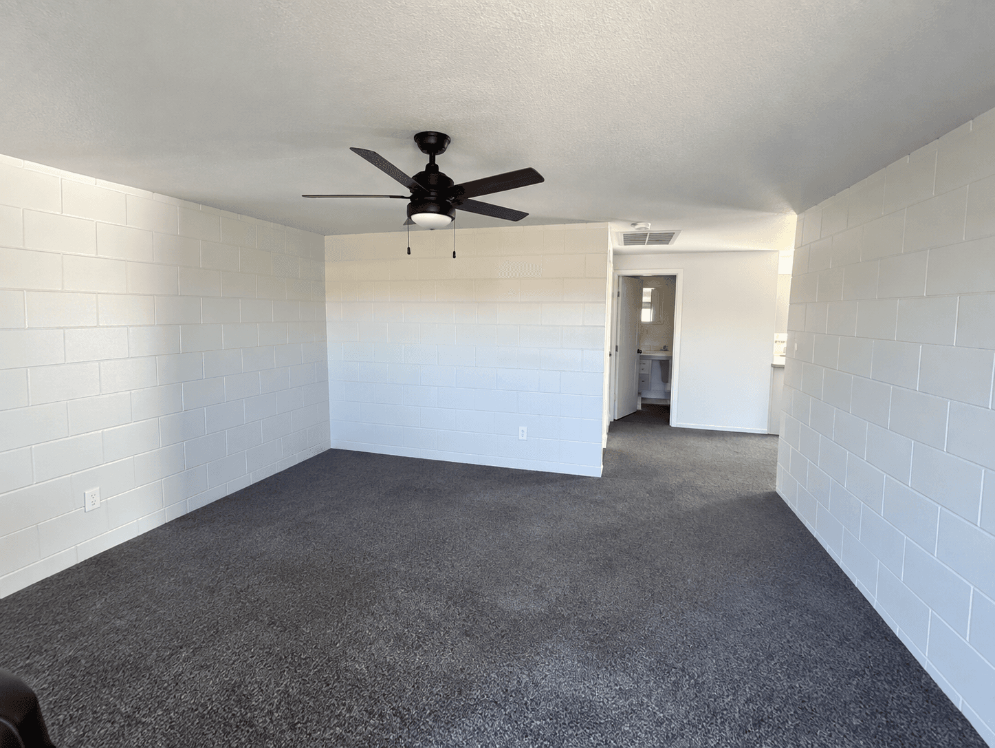 1540 W Desert Cove